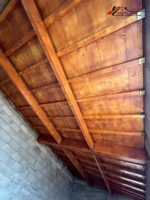 Création d'une charpente et d'une toiture pour une maison neuve à Perpignan