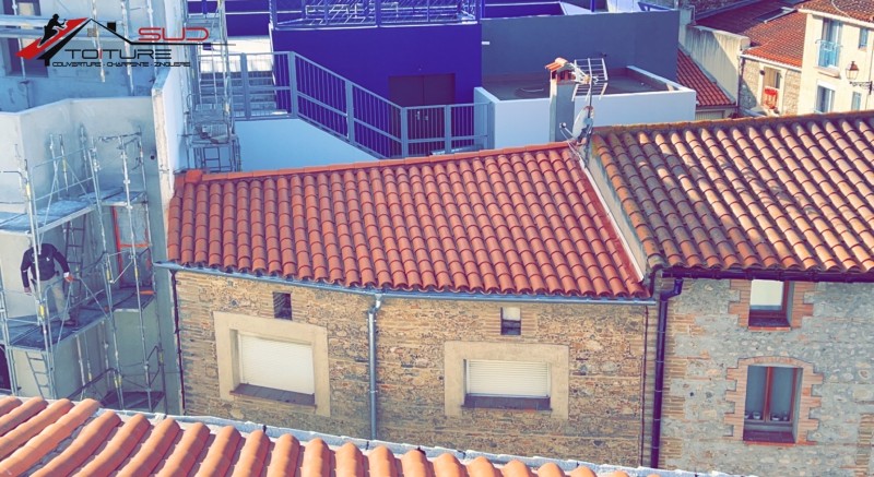 Rénovation de toiture avec des tuiles canal à Perpignan