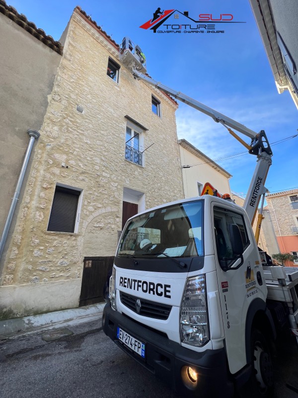 Remplacement de gouttières en PVC par des gouttières en zinc à Perpignan