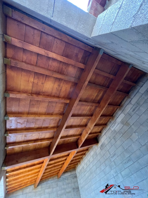 Création d'une charpente et d'une toiture pour une maison neuve à Perpignan