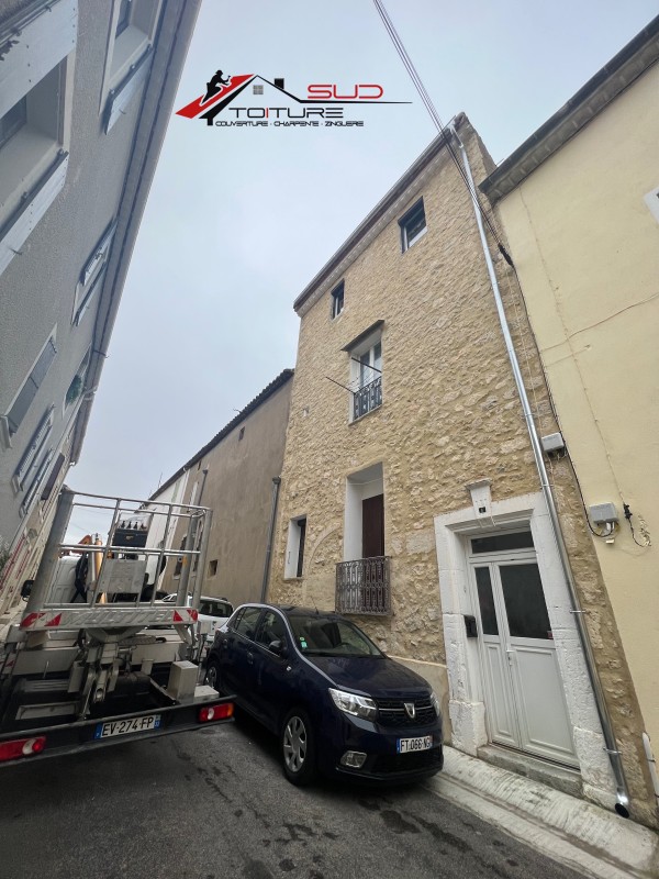 Remplacement de gouttières en PVC par des gouttières en zinc à Perpignan