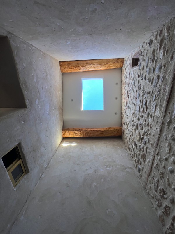 Améliorez votre intérieur avec un faux plafond pour Velux par Sud Toiture