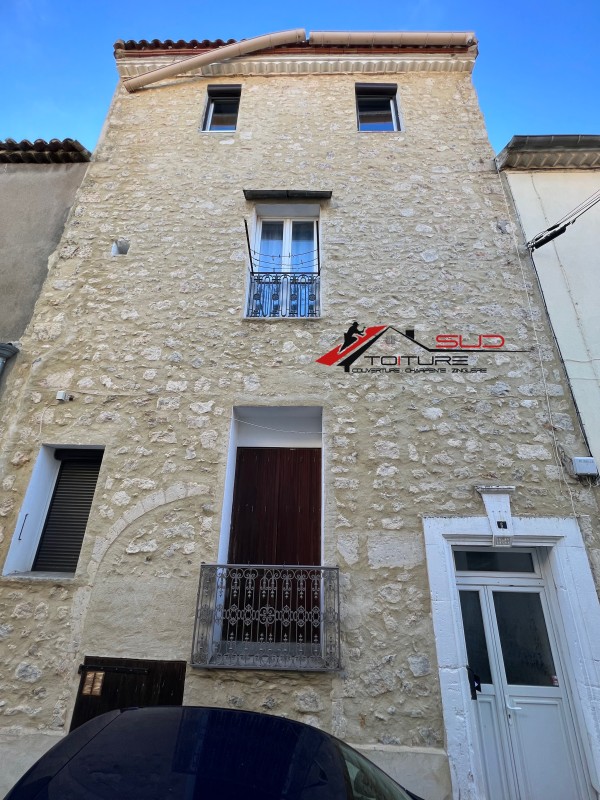 Remplacement de gouttières en PVC par des gouttières en zinc à Perpignan