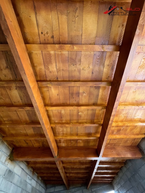 Création d'une charpente et d'une toiture pour une maison neuve à Perpignan