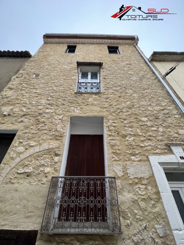 Remplacement de gouttières en PVC par des gouttières en zinc à Perpignan