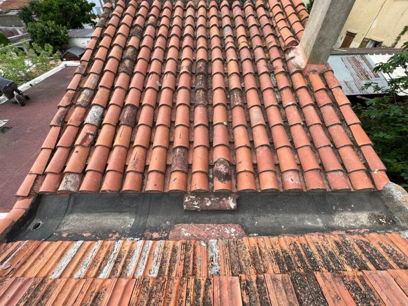 Toiture endommagée ? Tout ce que vous devez savoir pour la remplacer