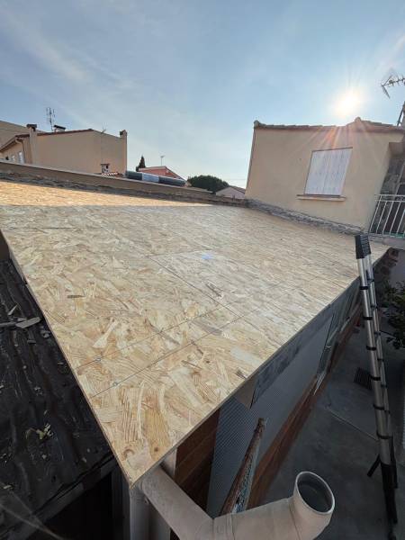 Modification de la charpente et pose de panneaux OSB à Sainte-Marie-la-Mer