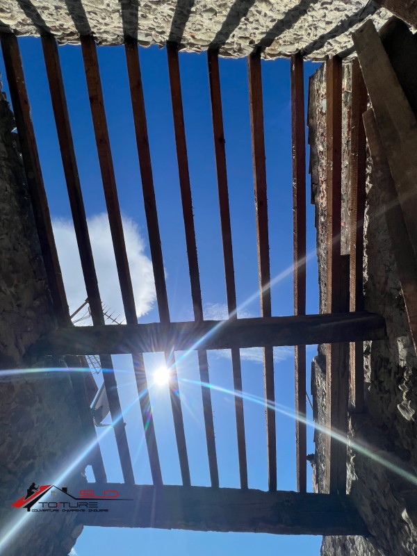 Combien coûte la rénovation d'une charpente : Étapes et Conseils