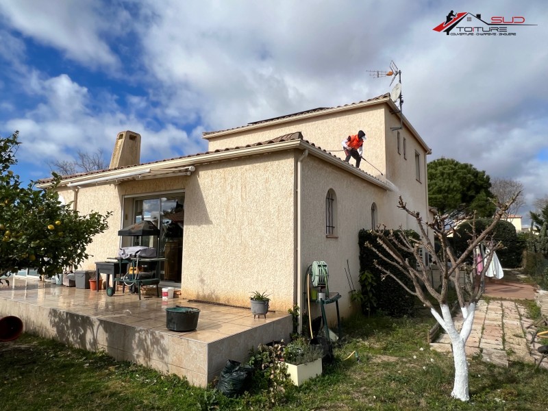 Nettoyage de gouttières bouchées à Perpignan