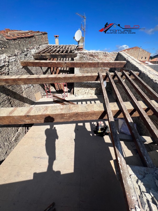 Combien coûte la rénovation d'une charpente : Étapes et Conseils