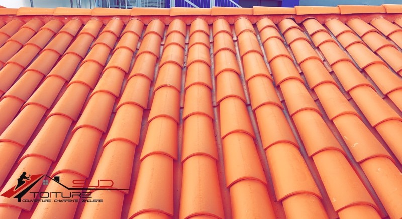 Rénovation de toiture avec des tuiles canal à Perpignan