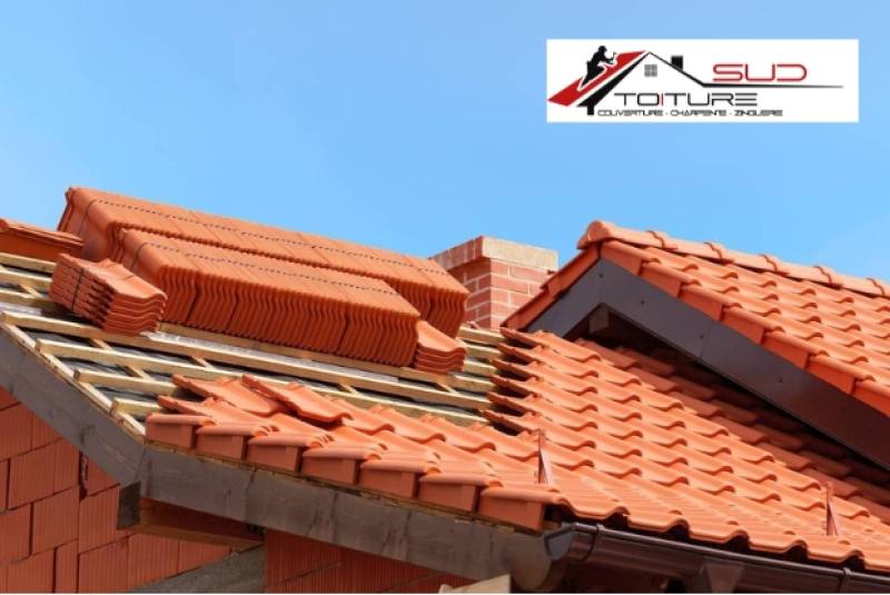Couvreur à Cabestany réalisant des travaux de toiture avec Sud Toiture